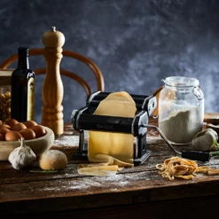 Baccarat Gourmet 150mm Pasta Machine Black -Deals Baccarat Store 1028815 bcblkpastamaker 1 1000x1000