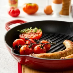 Baccarat Le Connoisseur Cast Iron Round Grill Pan 28cm Red -Deals Baccarat Store 1040473 bcleconrndgrillpan28cmrd 2
