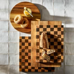 Baccarat Butchers Corner Acacia Round Board 35cm -Deals Baccarat Store bcbutchersblockwoodenboards 3 1000x1000