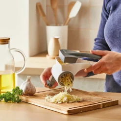 Baccarat Prepare Mini Rotary Grater -Deals Baccarat Store pcp 1038207 4